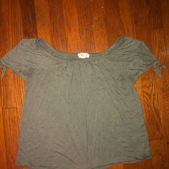 Off the shoulders teeshirt - Picture 4 of 4